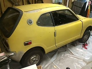 Illustration for article titled This Crazy Cheap Barn Find Honda Z600 Makes The Fit Look Like A Hummer